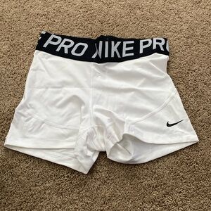 nike pro 3 inch medium